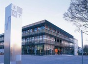 Stuttgart Institute of Management and Technology