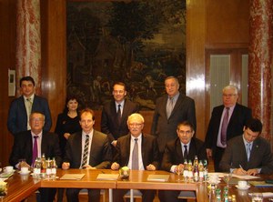 Eric Bartha, Prof. Heinz Trasch, Jürgen Raizner, Acad. Dan Balteanu, u.a., bei Minister Peter Friedrich