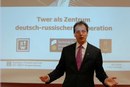 H. Raizner erklärt die Praxis deutsch-russischer Zusammenarbeit